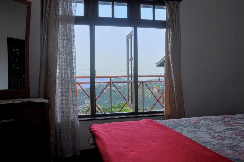 Primrose Inn 캔디 외부 사진