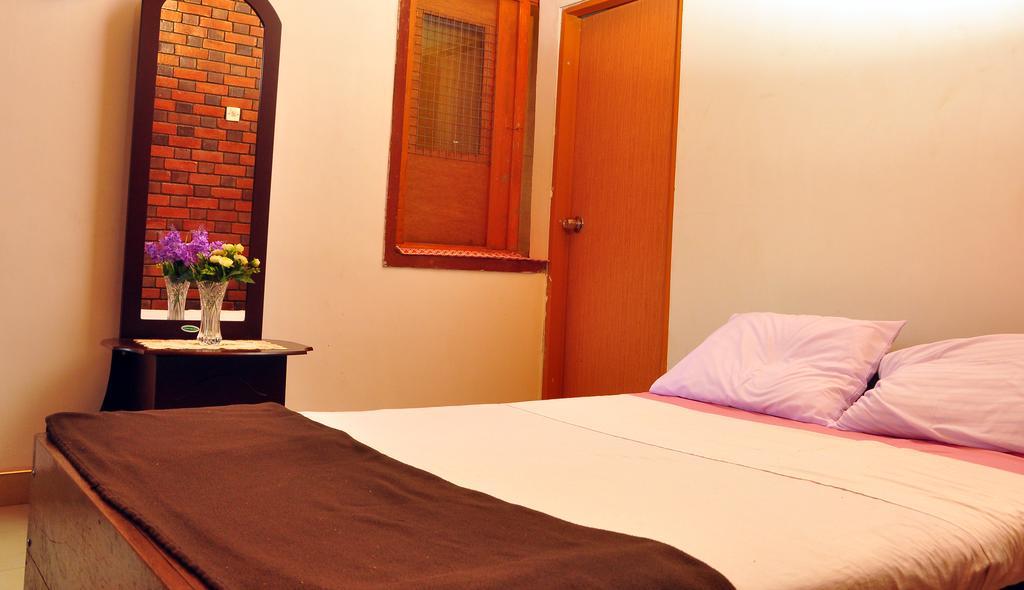 Primrose Inn 캔디 외부 사진