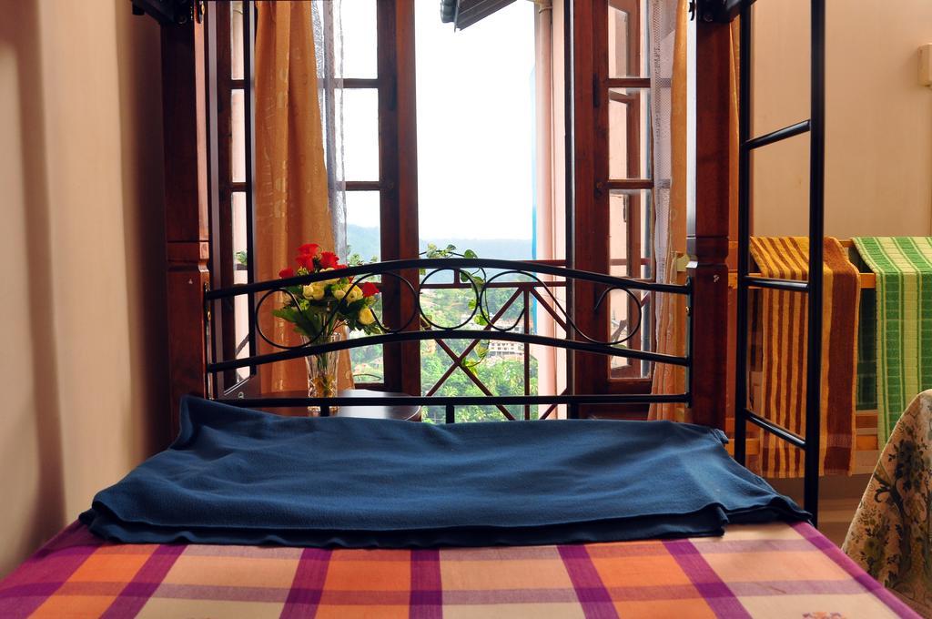 Primrose Inn 캔디 외부 사진