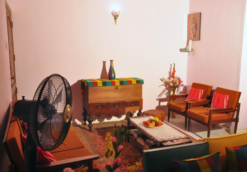 Primrose Inn 캔디 외부 사진