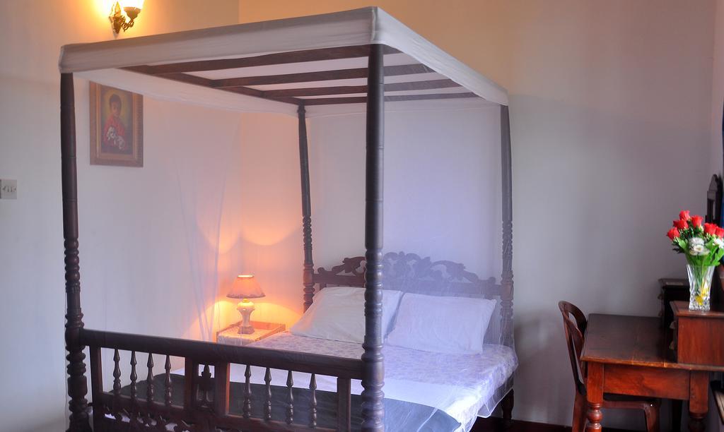 Primrose Inn 캔디 외부 사진